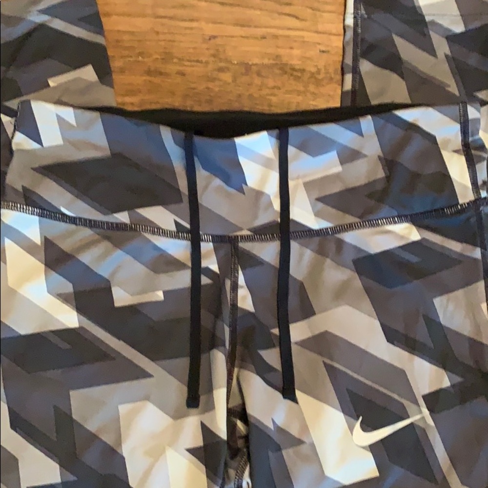 Nike Dri Fit capris - Picture 1 of 5